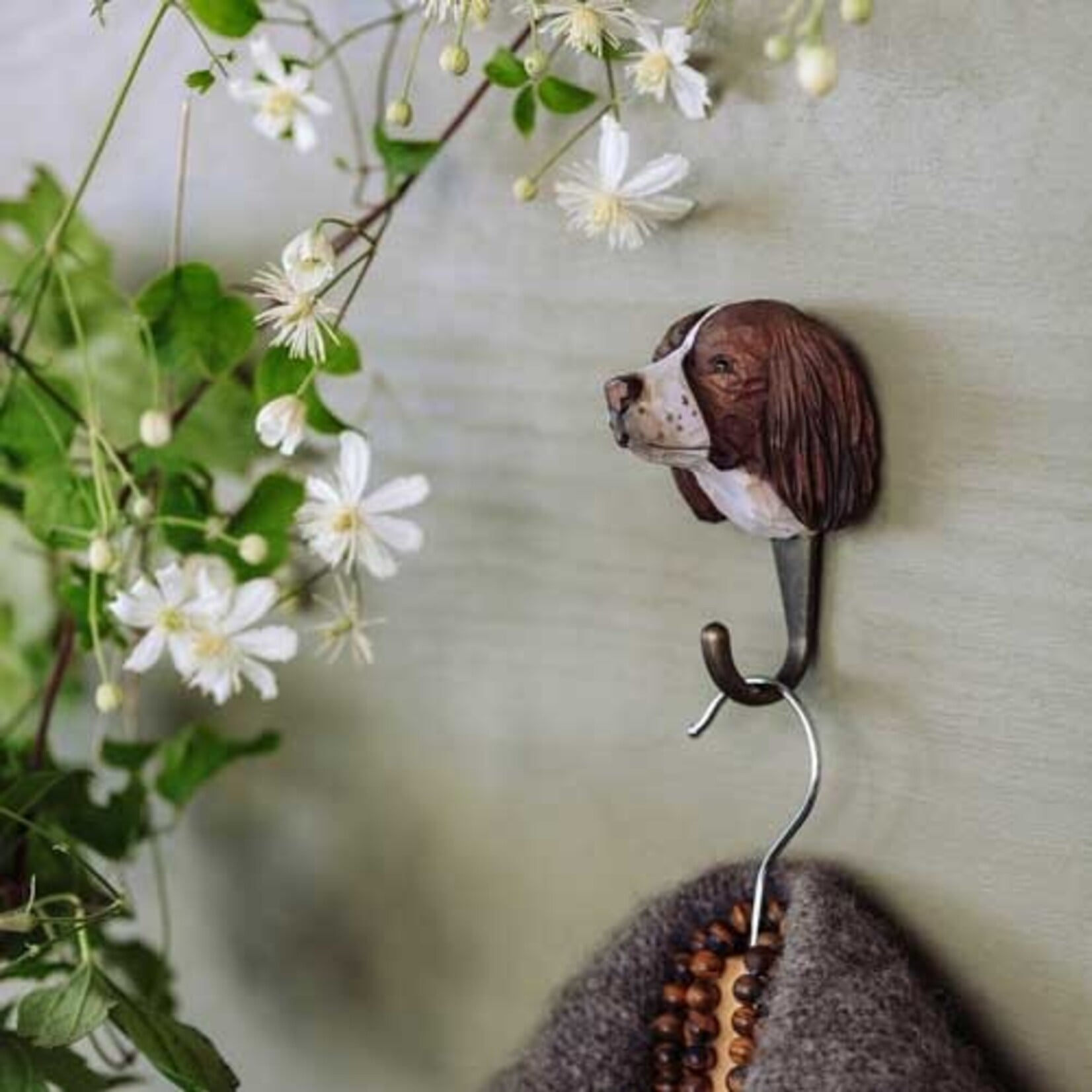 Wildlife Garden Wooden Hook Springer Spaniel