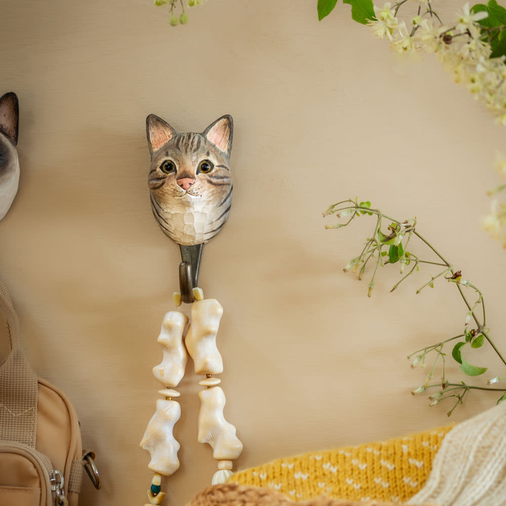 Wildlife Garden Wooden Hook Tabby Cat