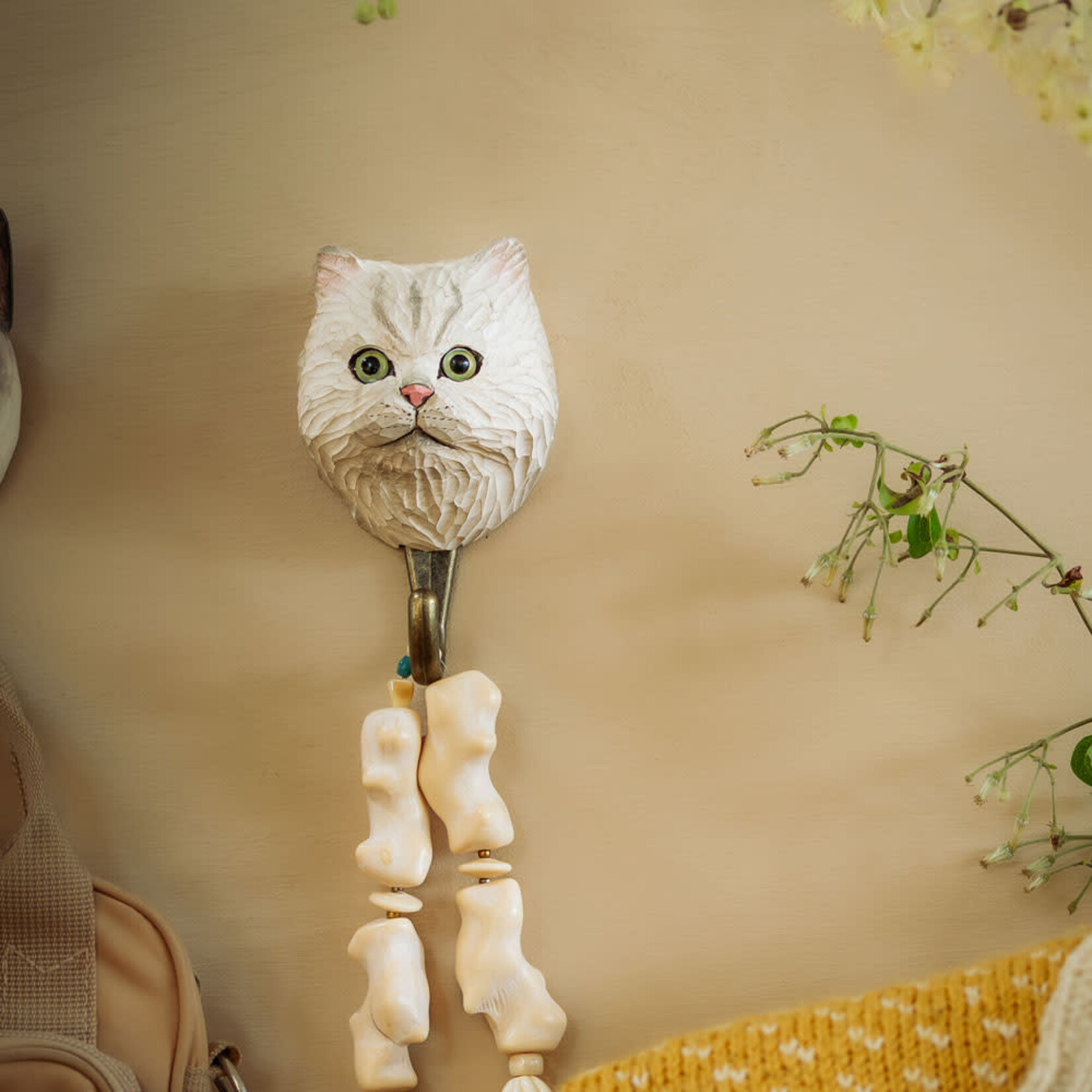 Wildlife Garden Wooden Hook Persian Cat