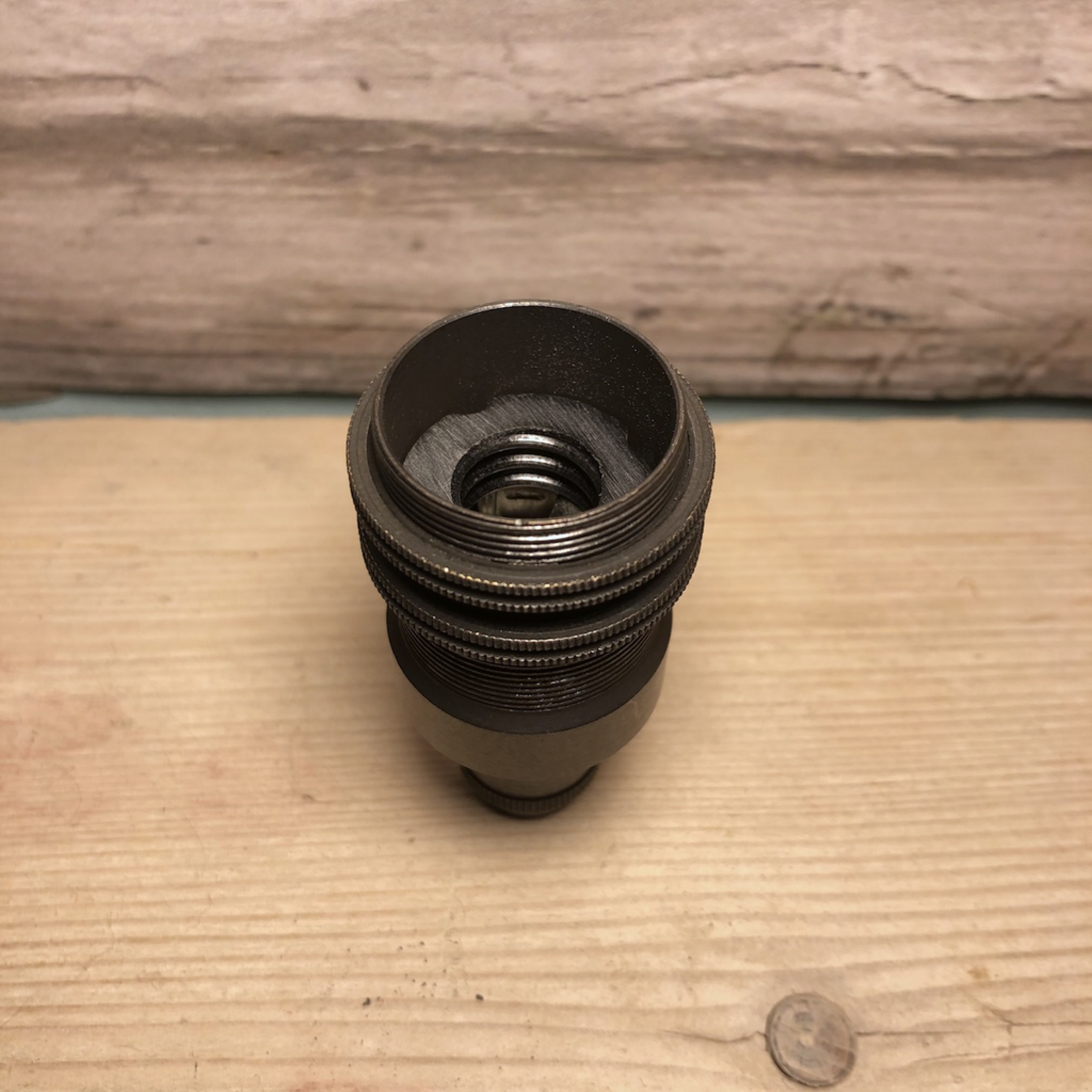 SL British Made NO GRIP E14 Earthed Lampholder with 2 Shade Rings