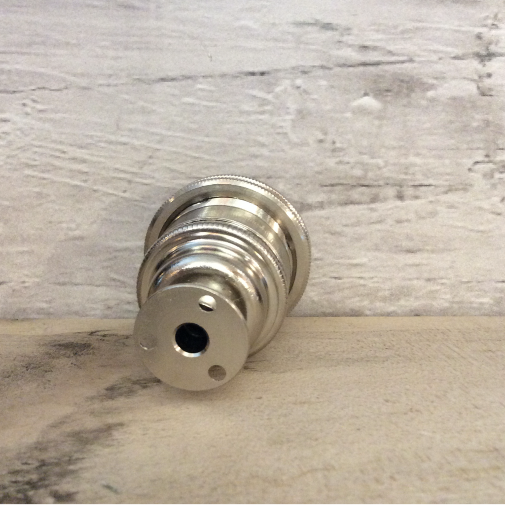 SL British Made PLINTH Base Lampholder with 2 Shade Rings for Lamps  E27 Earthed Fixing with Base Plate