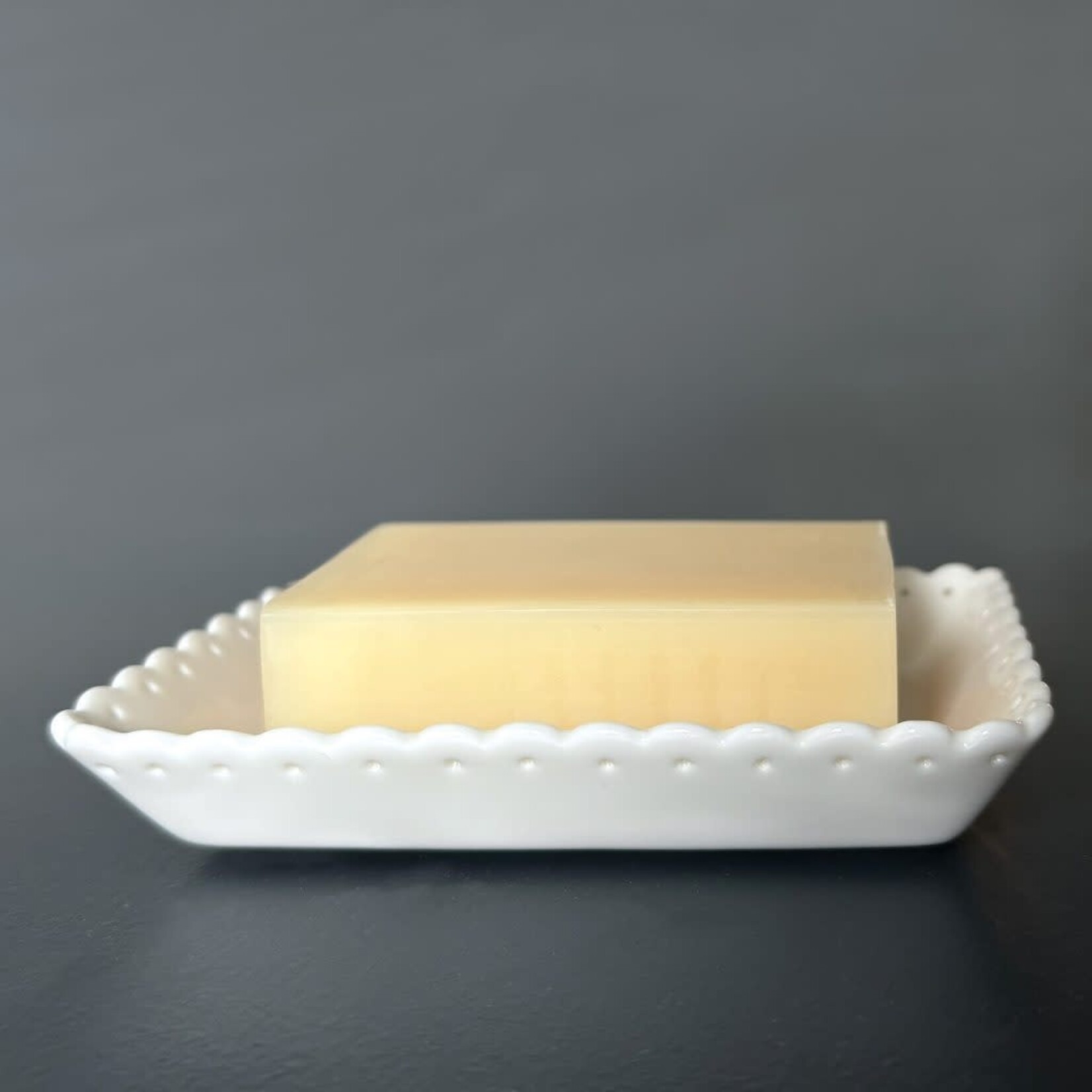 East of India Blooming gorgeous Scallop soap dish