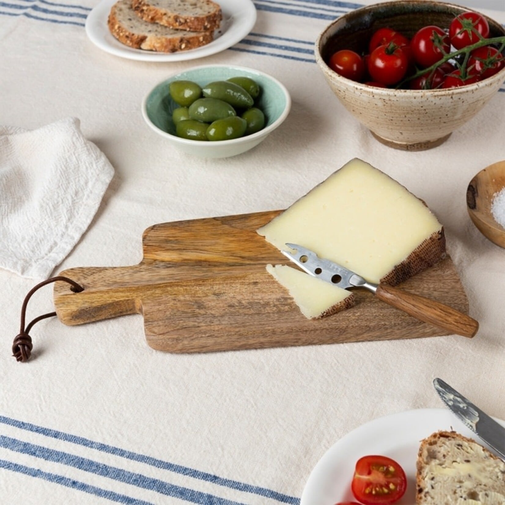 Small Mango wood chopping board