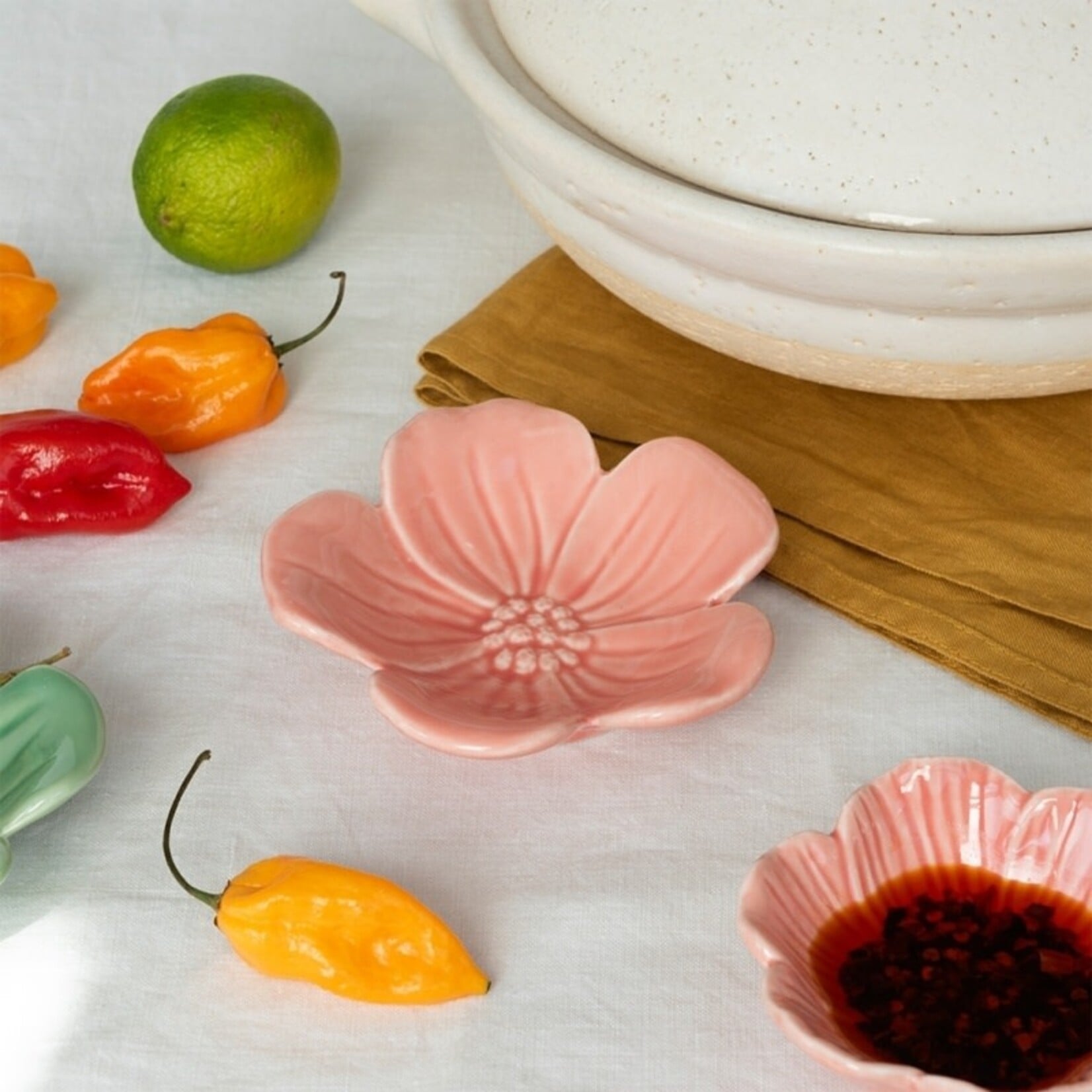 Flamingo Pink Ceramic flower dish 11cm