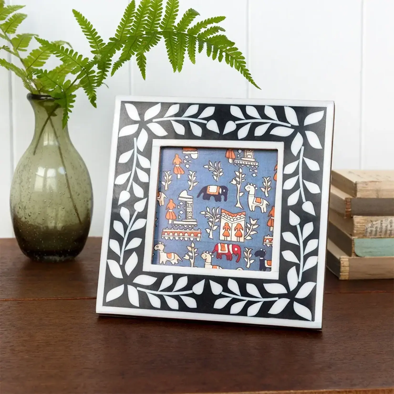 Square Navy blue resin picture frame