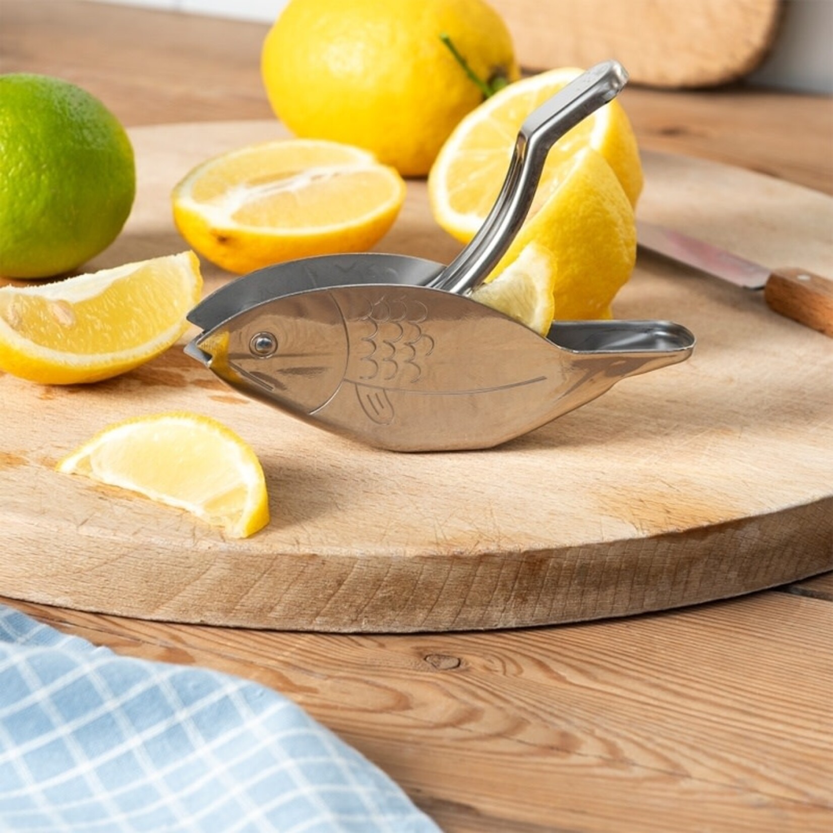 Stainless steel Fish lemon wedge squeezer