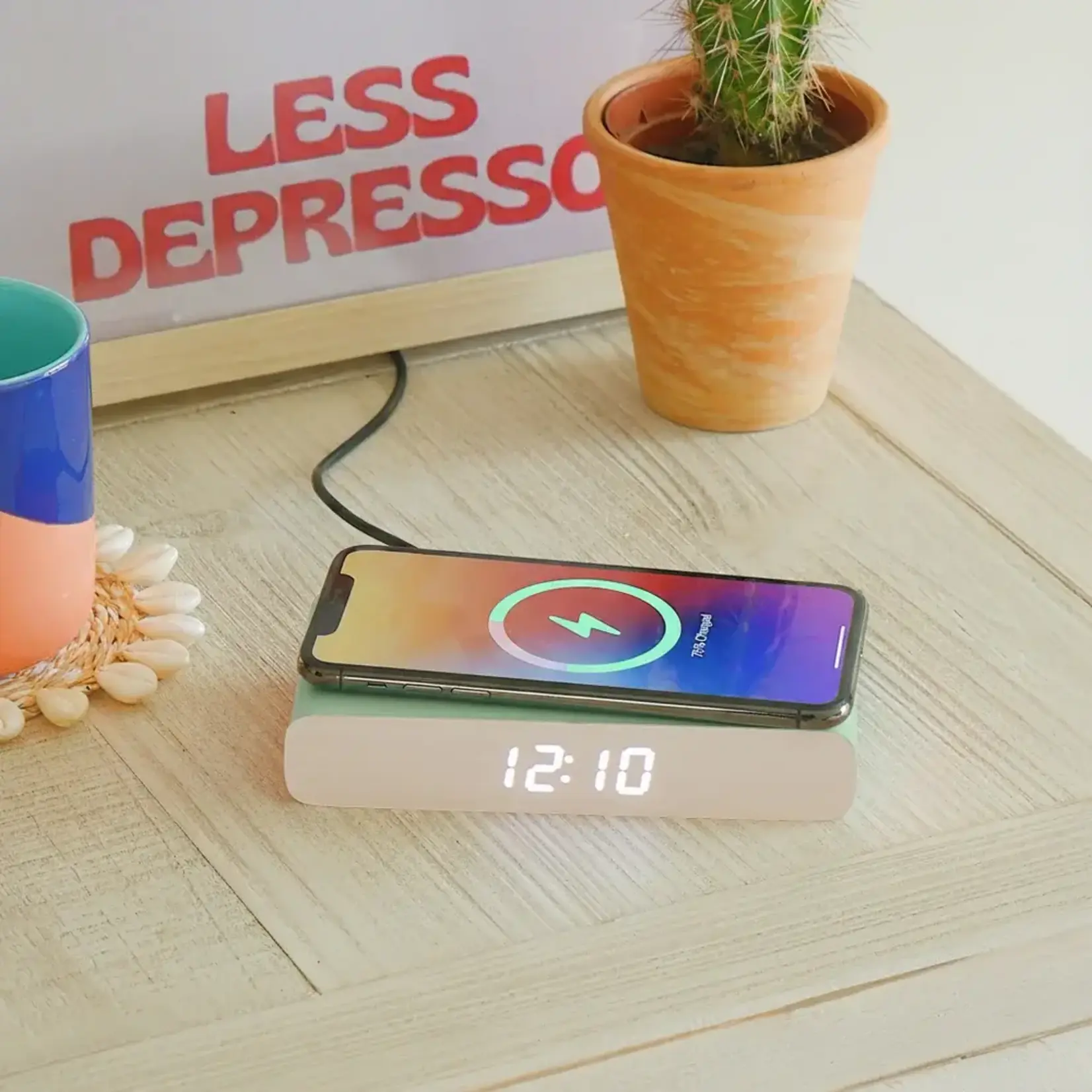 Steepletone Wireless Charger and Bedside Alarm Clock
