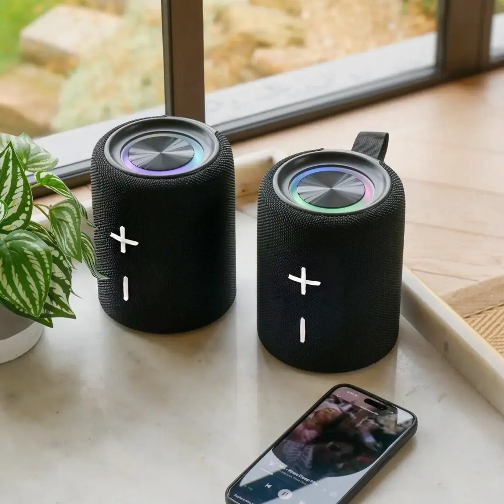 Steepletone Bluetooth Speaker - XL Splits in Two BLACK