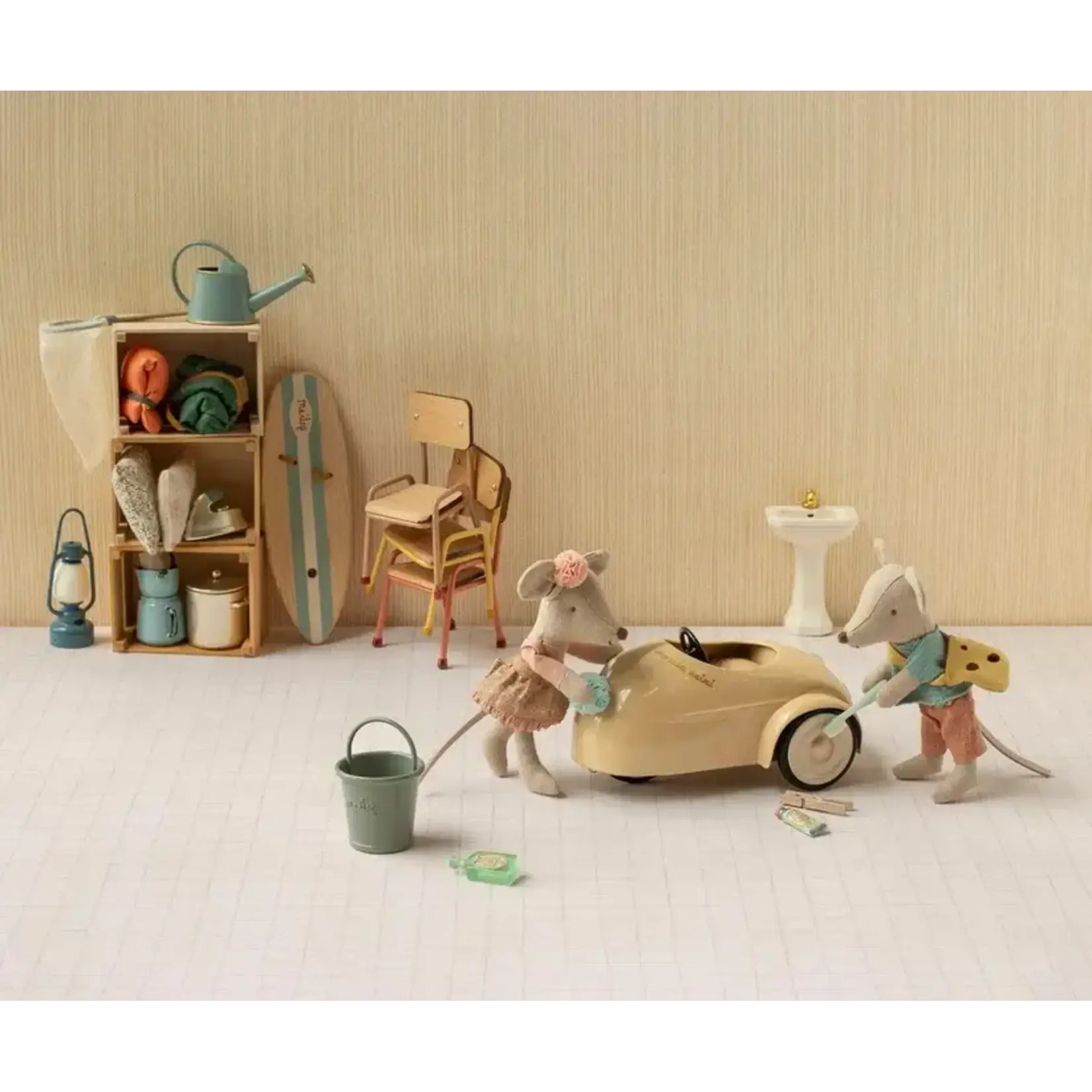 Maileg Maileg Car Mouse - Wheat