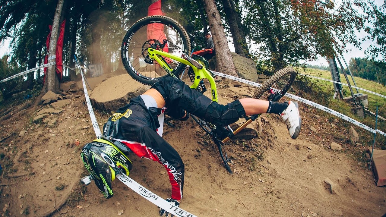 Jak bezpieczny jest downhill na MTB?