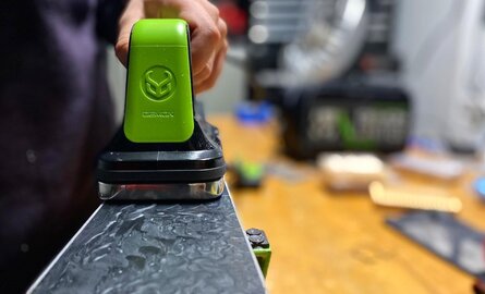 Istruzioni per la sciolinatura di snowboard e sci