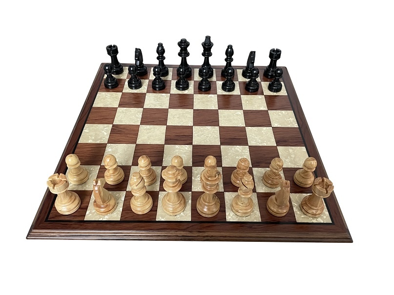 Handgemaakte houten met schaakstukken - Schaakspel.nl