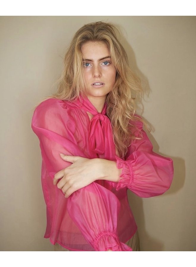 SHIRT IN HOT PINK