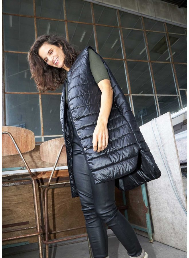 HEART LONG QUILTED VEST Black