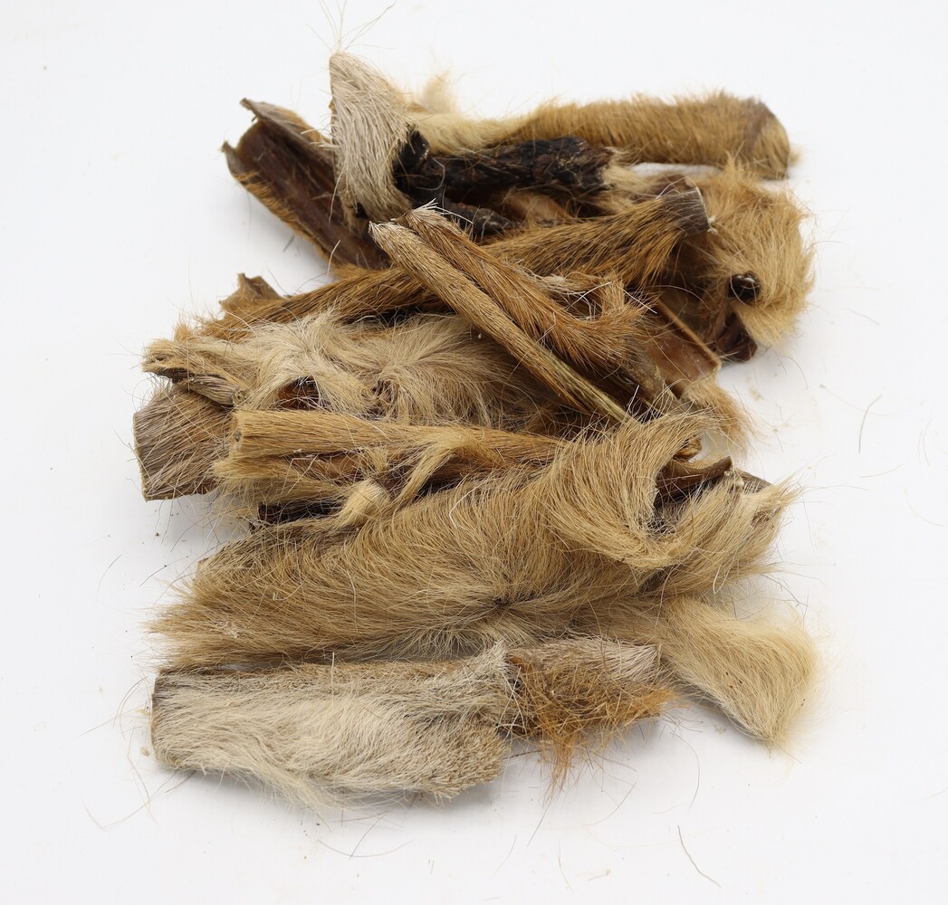 Bark-Bite Bark-Bite Hertenhuid met vacht - 15 cm - 500 gram Bark-Bite Bark-Bite Hertenhuid met vacht - 15 cm - 500 gram