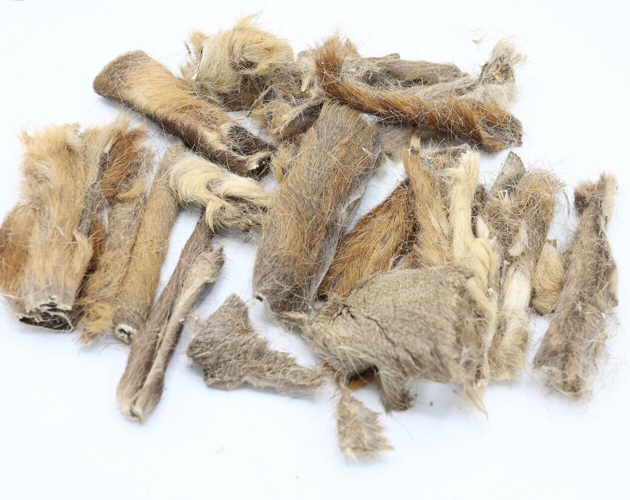 Bark-Bite Bark-Bite Hertenhuid met vacht - 15 cm - 500 gram Bark-Bite Bark-Bite Hertenhuid met vacht - 15 cm - 500 gram