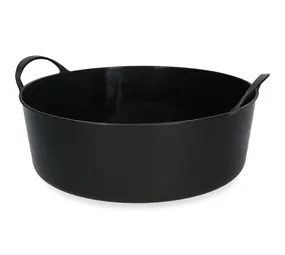 Vplast Flexibele V-Trug Voerbak - 6 liter - Zwart Vplast Flexibele V-Trug Voerbak - 6 liter - Zwart