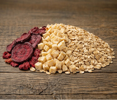 Gedroogde groente en granen voor dieren