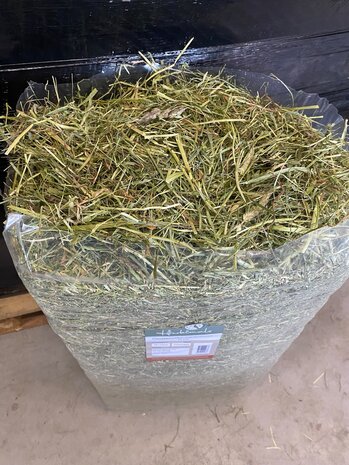 Herbimals Herbimals Premium Oostenrijks Alpenhooi - 10 kilo Herbimals Herbimals Premium Oostenrijks Alpenhooi - 10 kilo