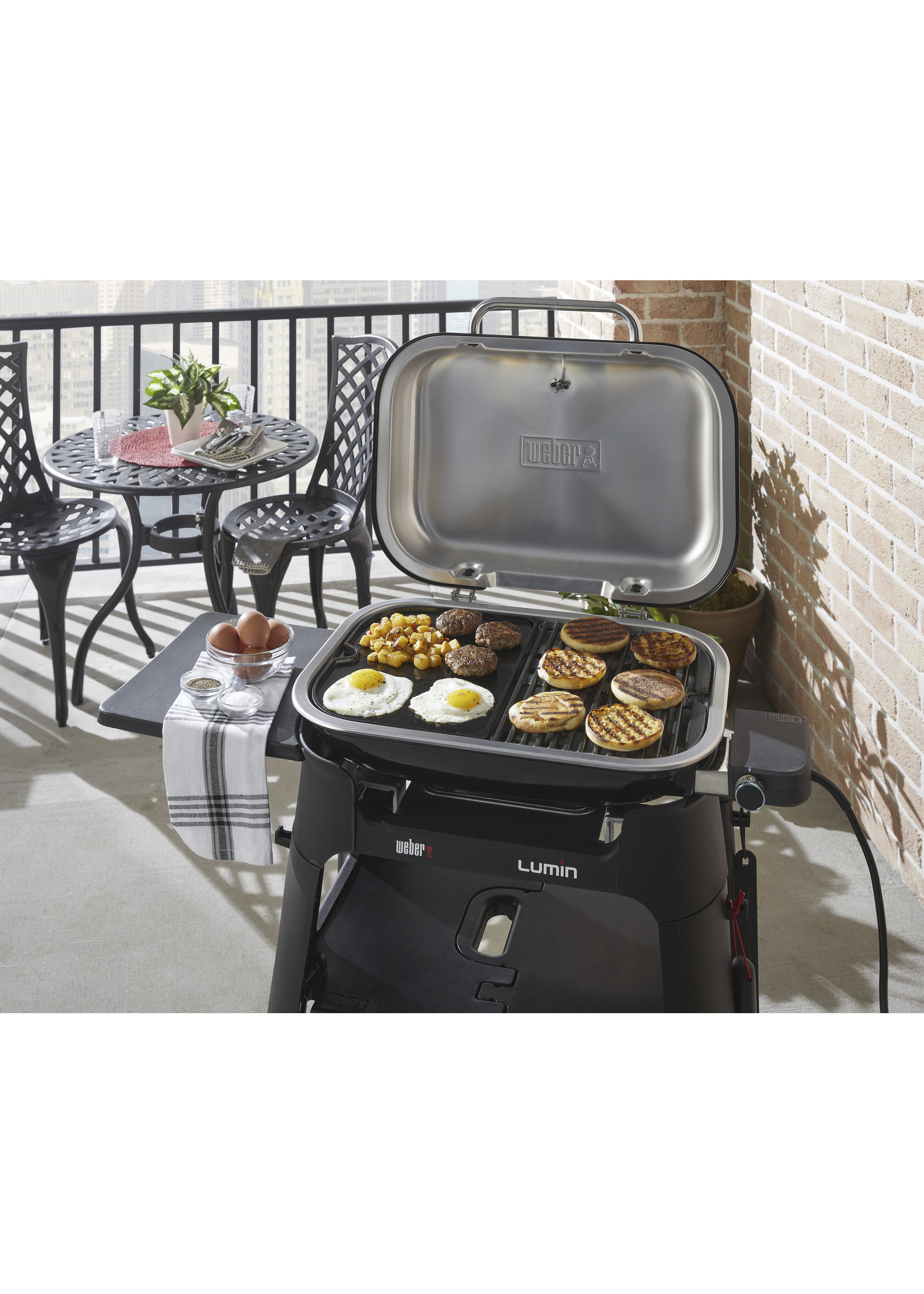 Weber Lumin black barbecue met onderstel