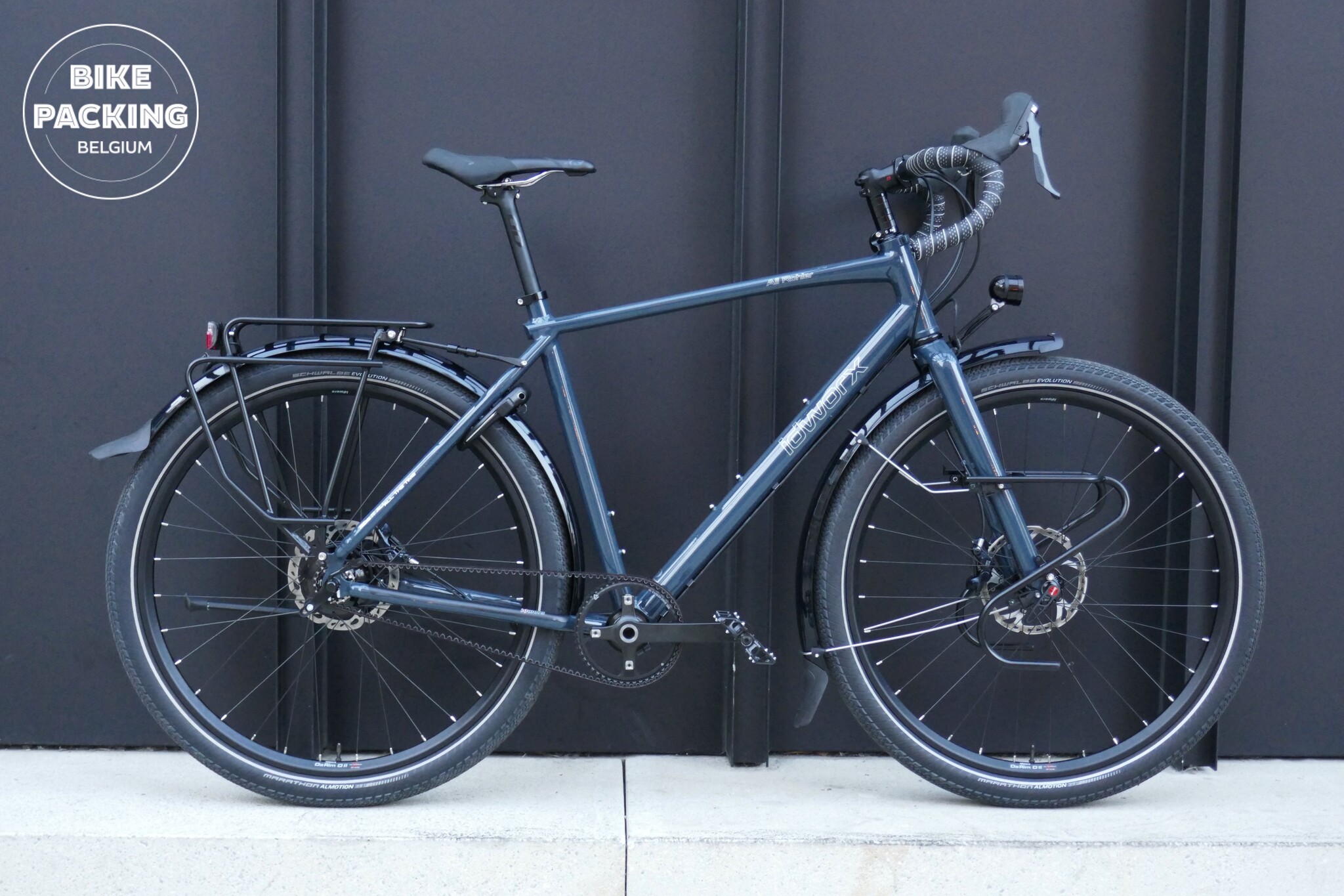 Drop-bar touringbike for biketouring on pavement & gravel
