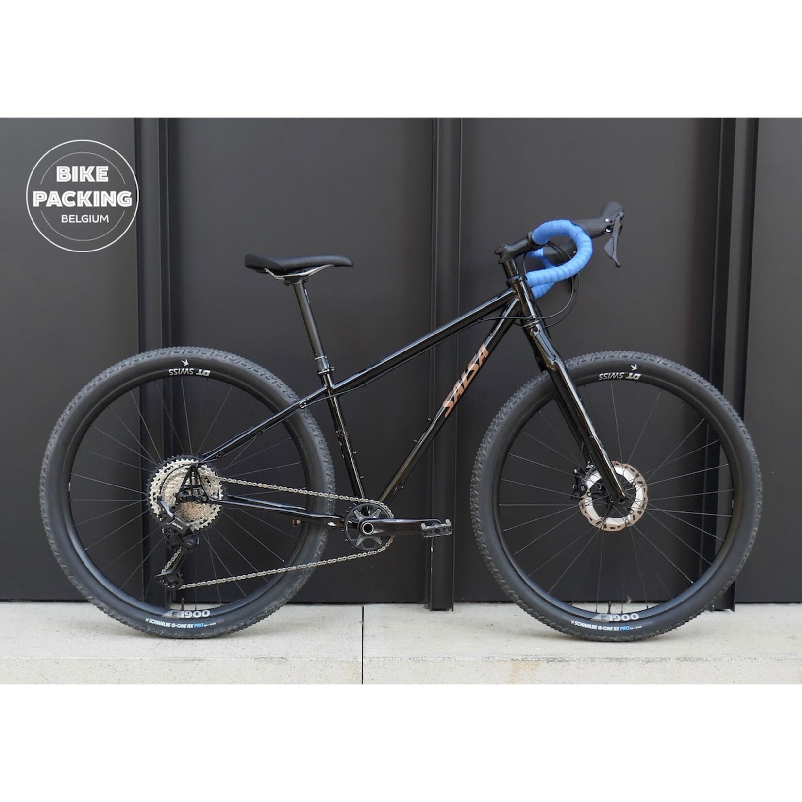 Salsa Fargo Small Black custom (showroom)