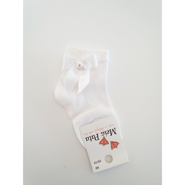 Meia Pata Ivoren korte enkelkousjes met satijnen strikje en pareltje.
