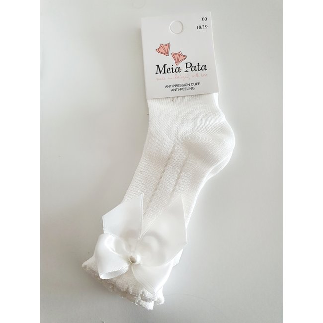 Meia Pata Ivoren kniekous met satijnen strikje en parel