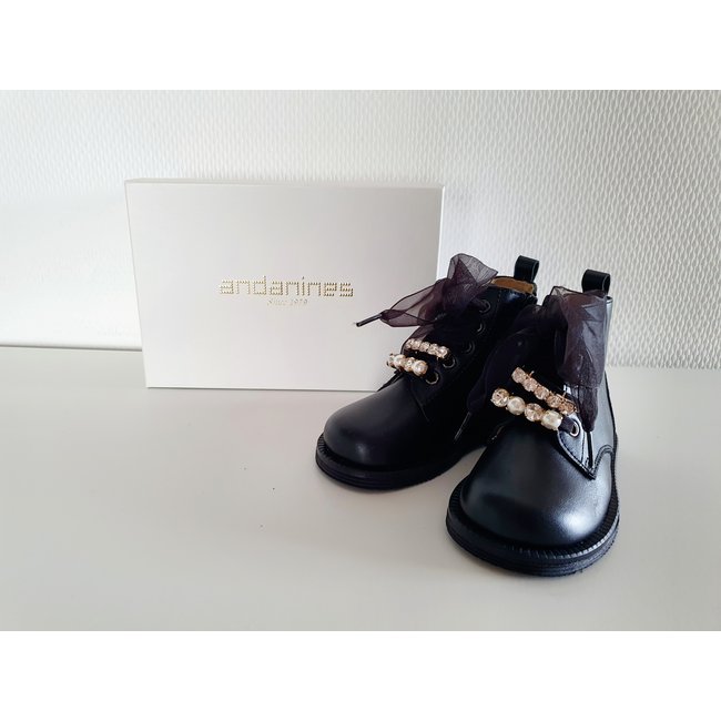 Andanines Laarsjes Amira zwart