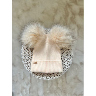 Lovely Little Lyna Muts Yara Beige dubbele pompom