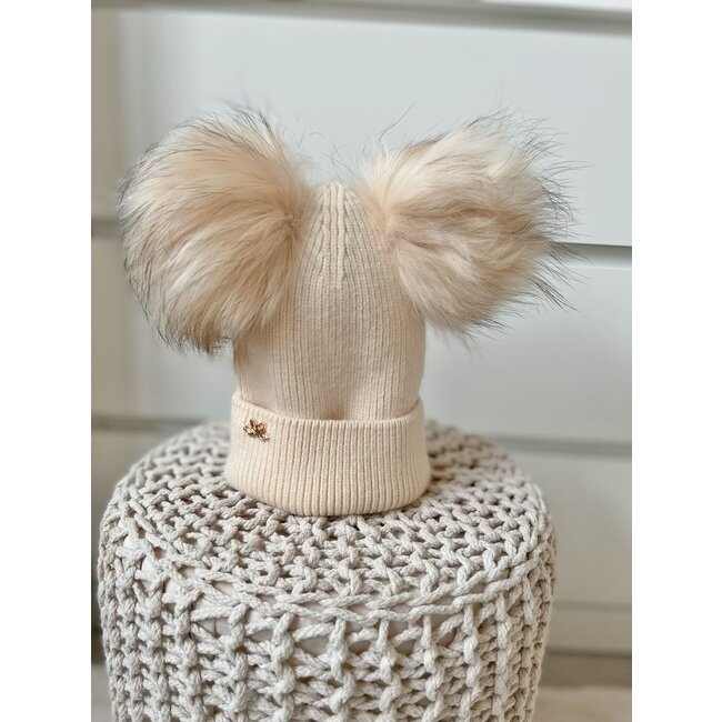 Lovely Little Lyna Muts Yara Beige dubbele pompom