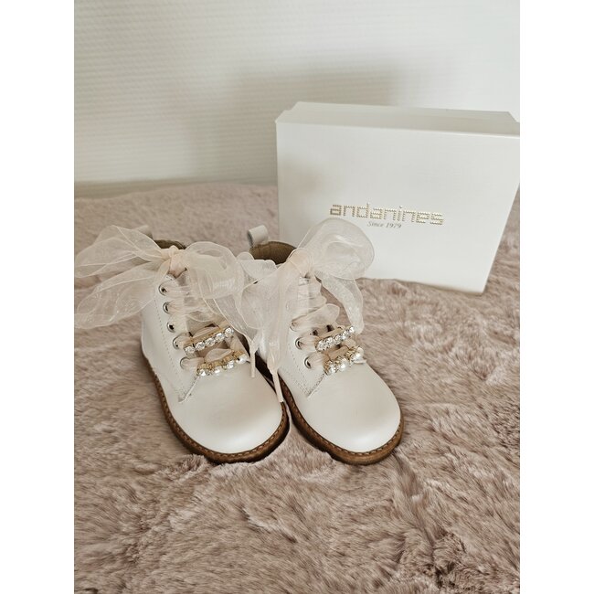 Andanines Laarsjes Amira parelmoer beige