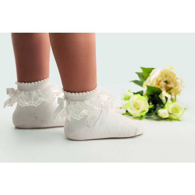 Meia Pata Witte enkelkousjes met tulle en satijnen strikje