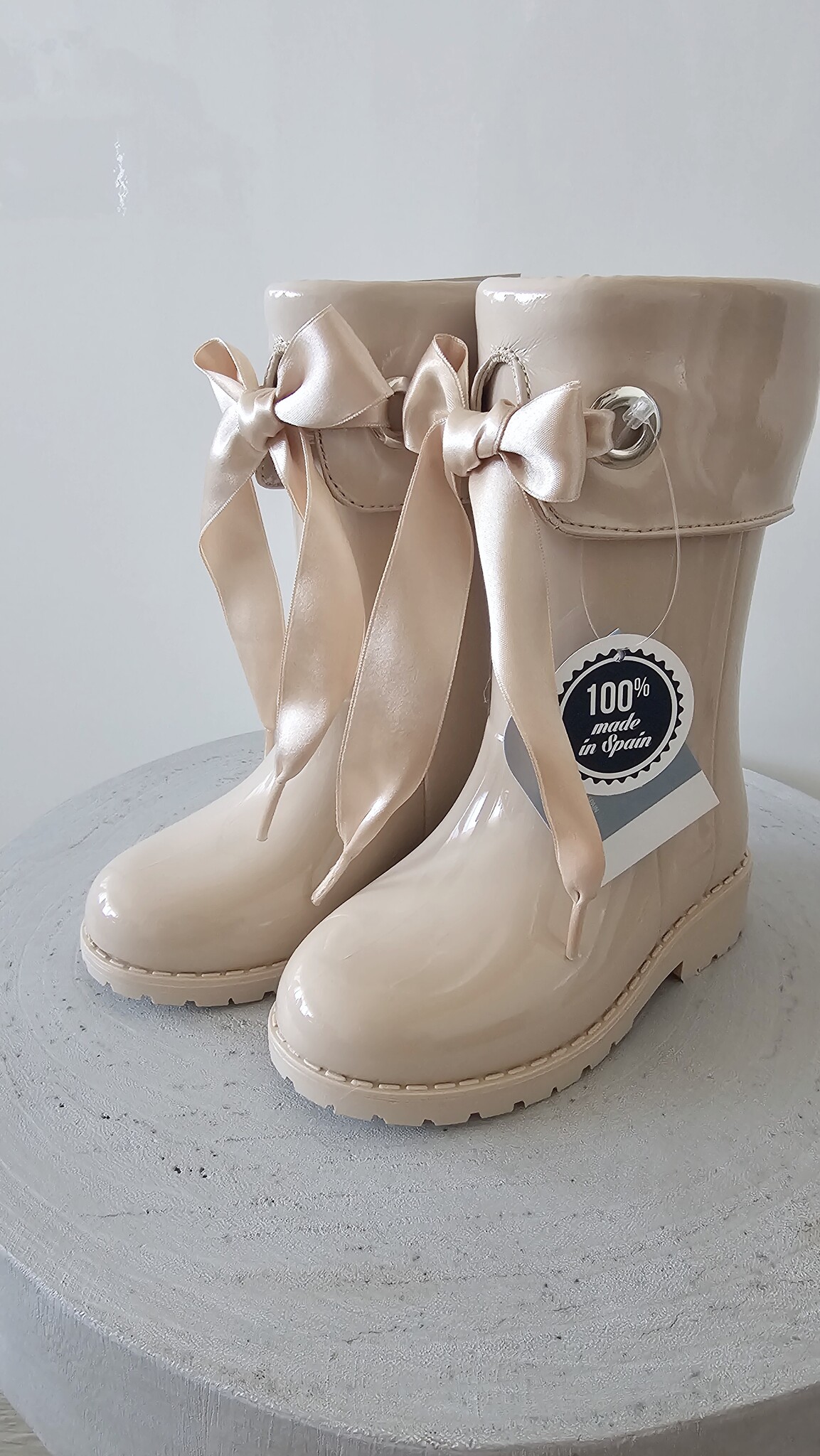 Regenlaazen beige C by Lou