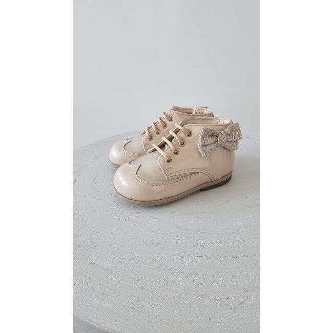 Schoentjes Mona C by Lou