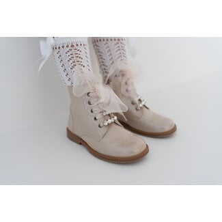 Andanines Laarsjes Amira Zand