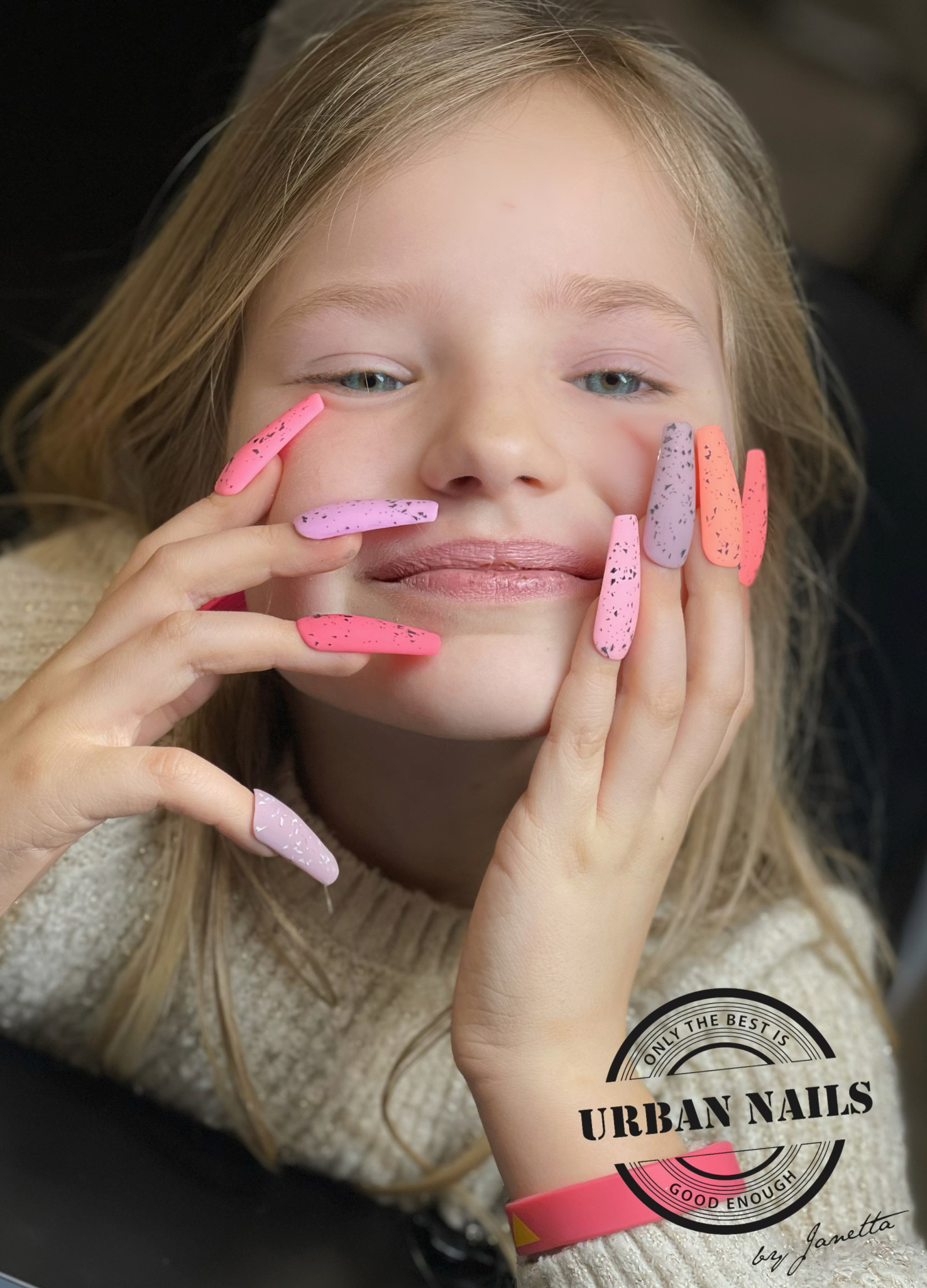 Be Jeweled Egg shell Gel Zwart