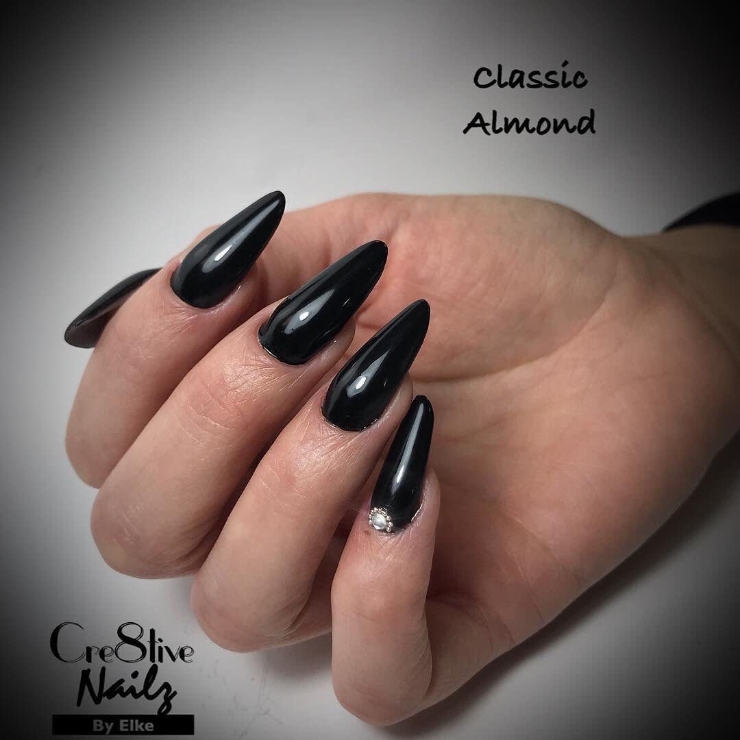 Salon Almond door Elke Van Nieuwenbergh