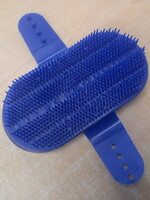 STS Plastic Curry Comb