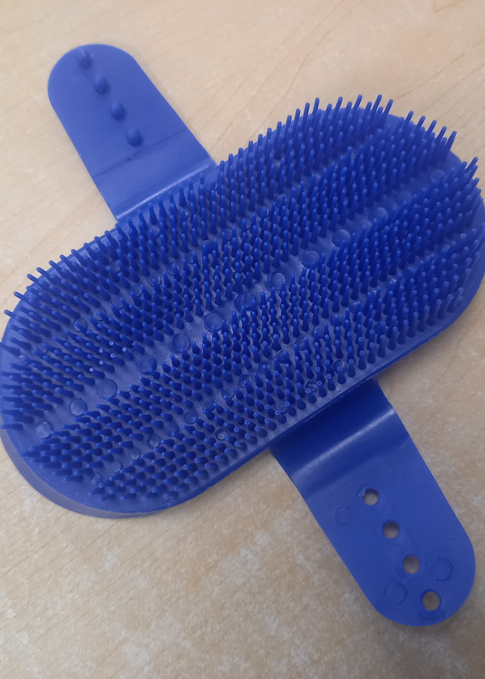 STS Plastic Curry Comb