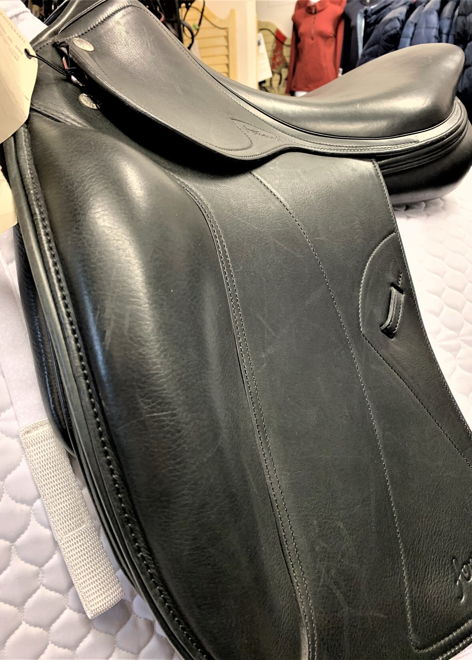 Amerigo Amerigo Flat Seat Pinerolo Dressage Saddle 17 1/2" M Black Ex Demo