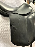 Amerigo Amerigo Flat Seat Pinerolo Dressage Saddle 17" W-XW Black Ex Demo