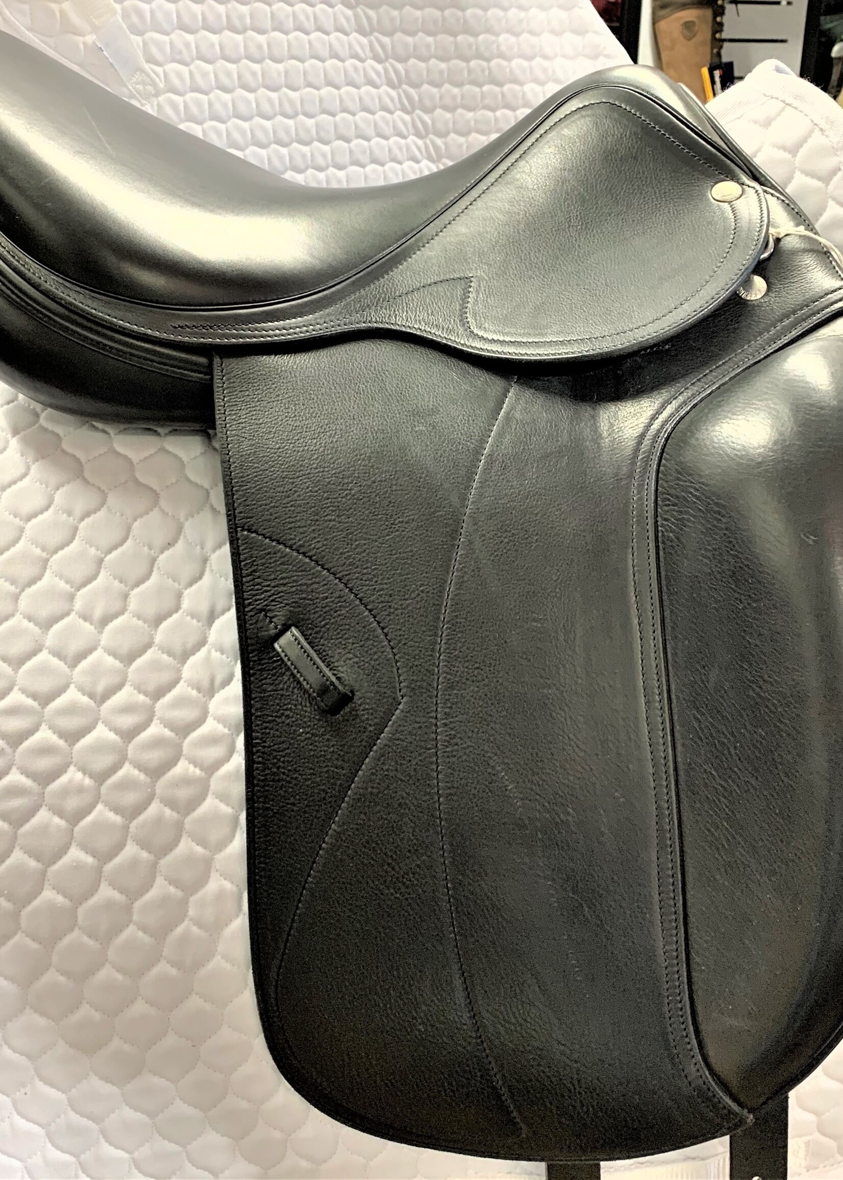 Amerigo Amerigo Flat Seat Pinerolo Dressage Saddle 17" W-XW Black Ex Demo