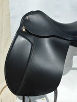 English Leather Dressage Saddle 17 1/2" NM Black Manufactured by Ideal Ex Demo