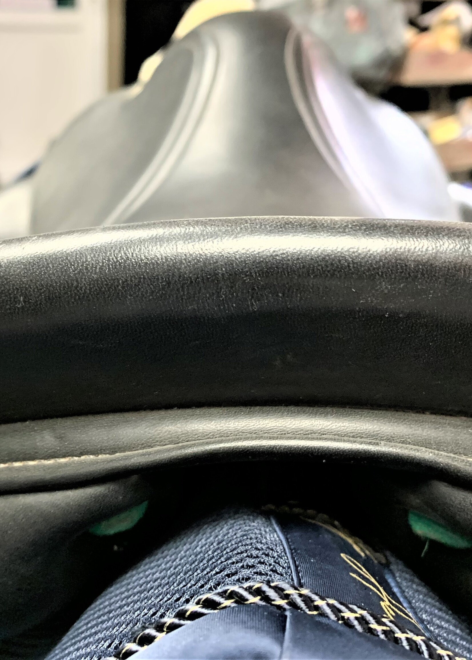 Equipe Equipe Elegance Mono Dressage Saddle 17" M Black Ex Demo