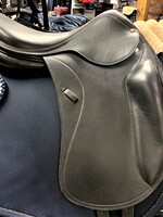 Equipe Equipe Elegance Mono Dressage Saddle 17" M Black Ex Demo
