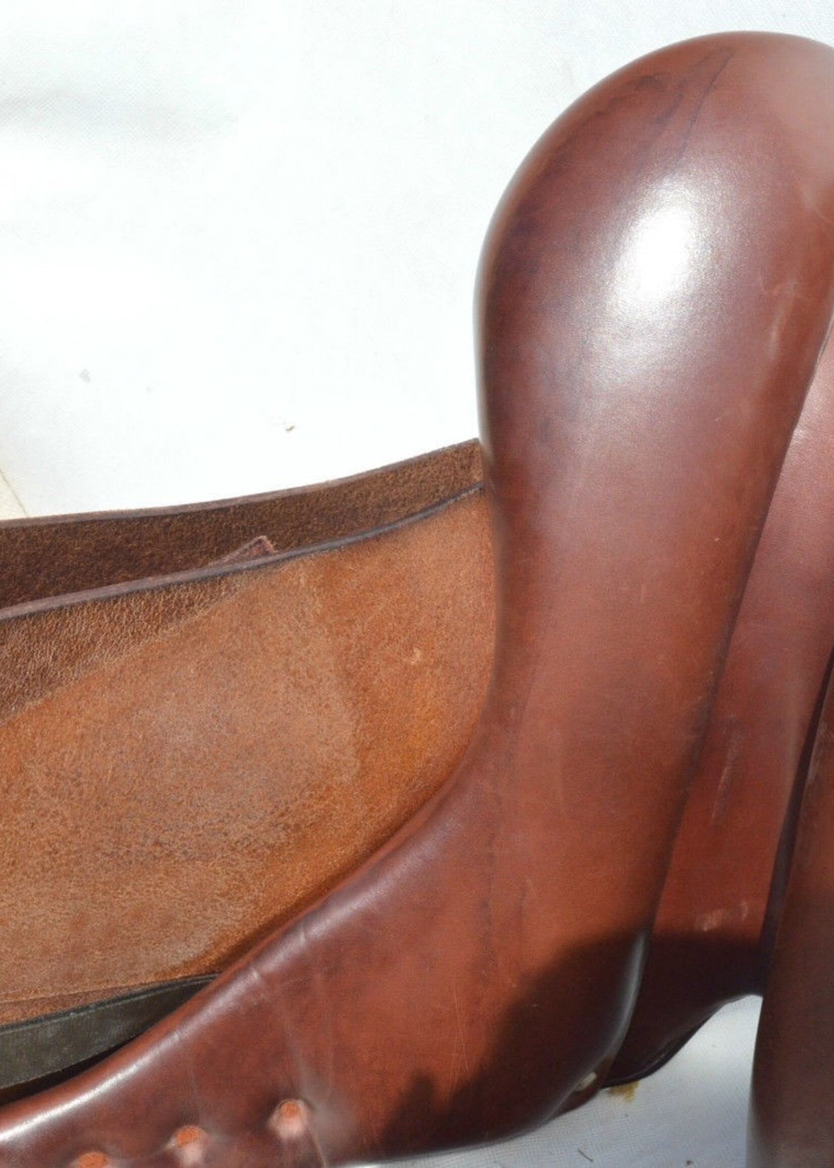 Harry Dabbs Harry Dabbs Close Contact Flat Seat Dressage 17 1/2" NM Autumn Gold Second Hand Saddle