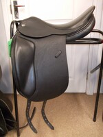 Jaguar Jaguar Allie Birdy XKC Dressage Saddle  17 1/2" 27 Black Buffalo Leather with Latex Panels Ex Demo