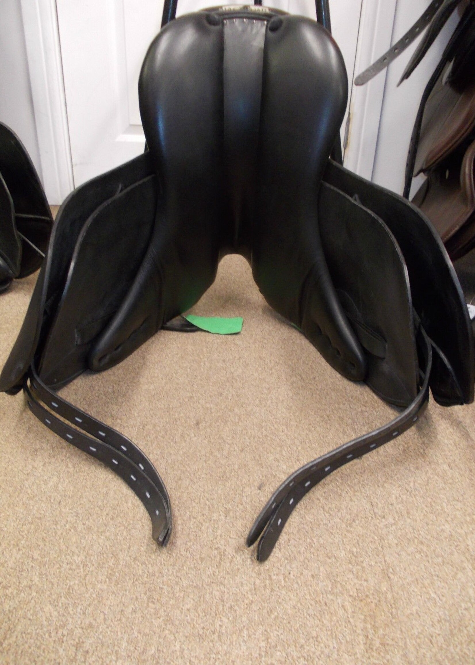 Jaguar Jaguar Allie Birdy XKC Dressage Saddle  17 1/2" 27 Black Buffalo Leather with Latex Panels Ex Demo