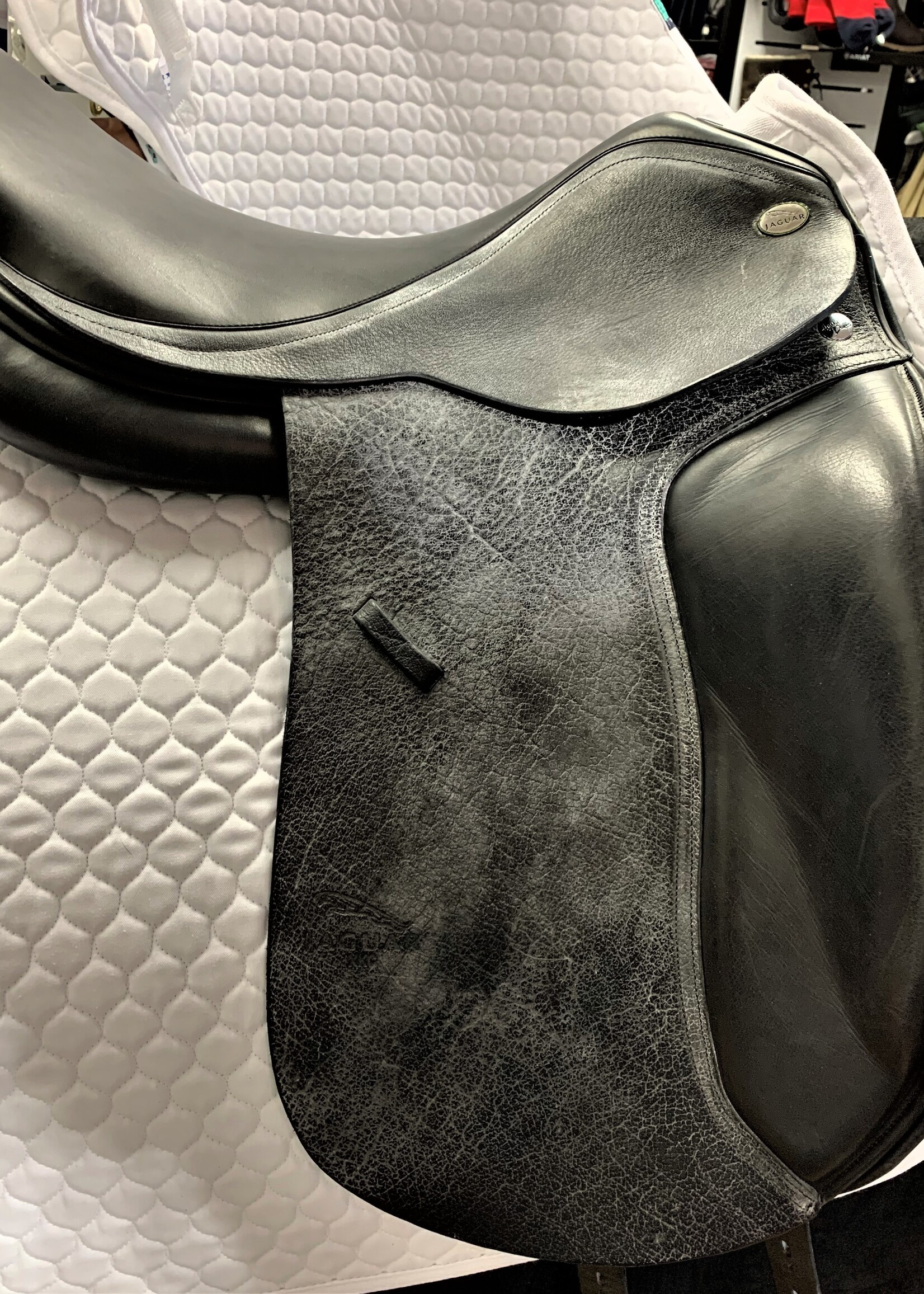 Jaguar Jaguar Allie Birdy XKC Dressage Saddle 17 1/2" MW (N)  Black Buffalo Leather with Latex Panels Ex Demo